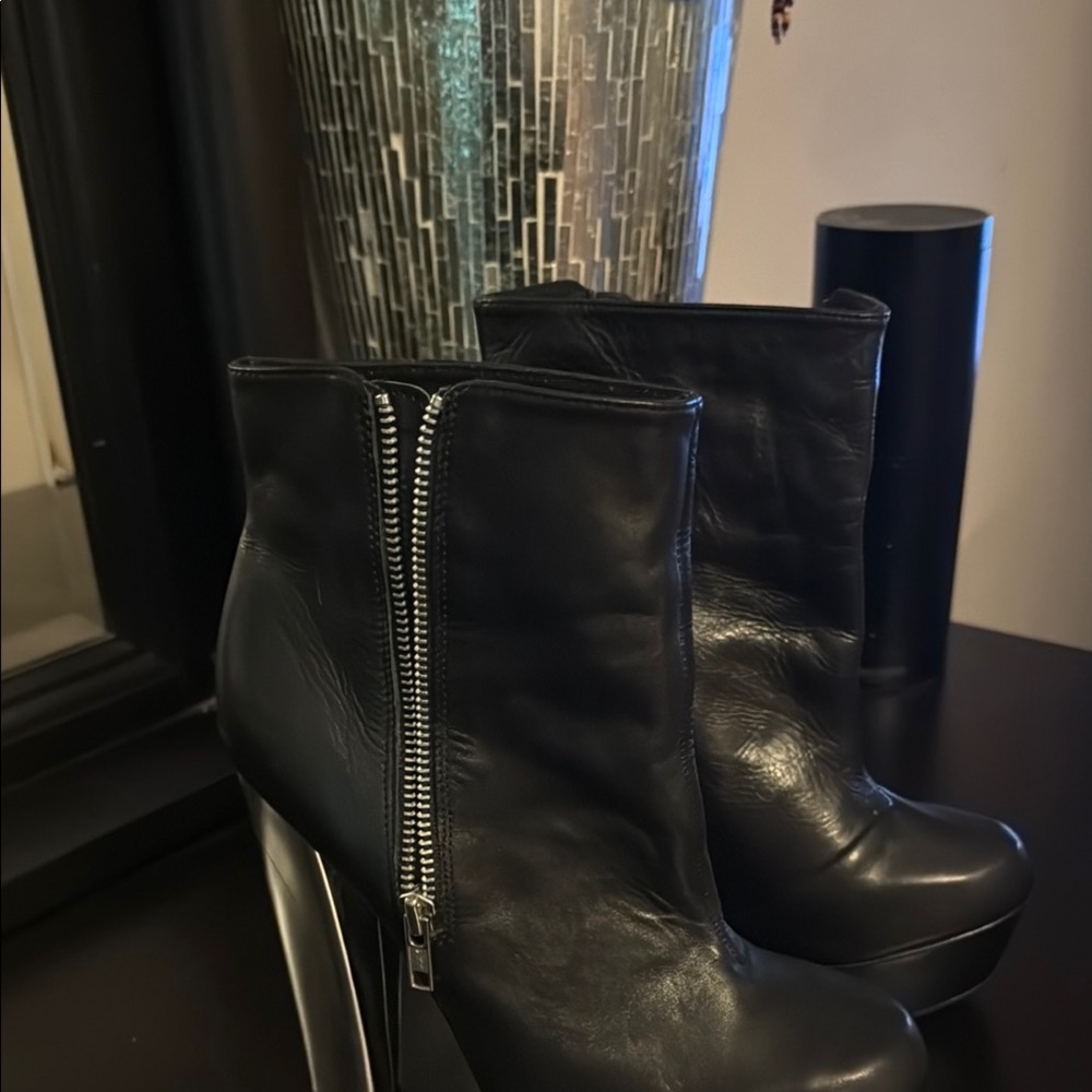 Topshop Black Leather Heeled Boots - Picture 16 of 16